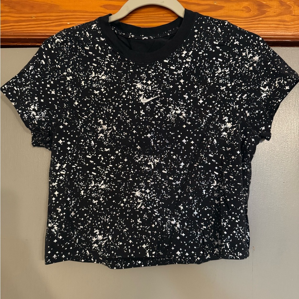 Nike Women's Short Sleeve Black and White crop top - Picture 1 of 6